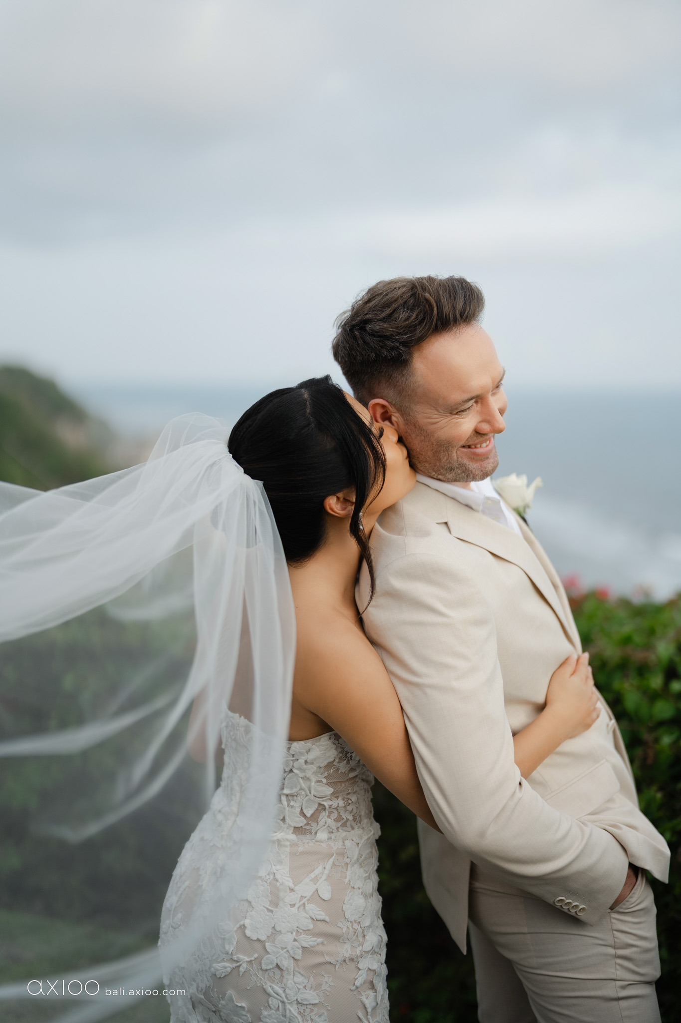 Axioo: A Universe of Love